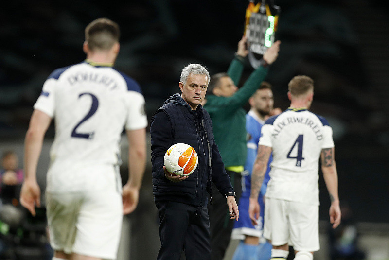 关于赛后尼斯调整名单以备欧联，遗憾出局环节打磨，更衣室稳定，资深球员宣示担当的信息